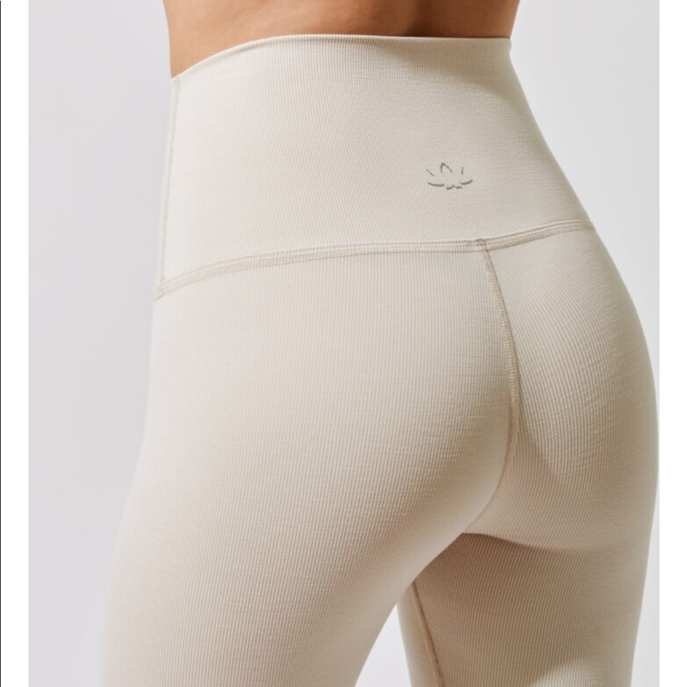 Beyond yoga leggings